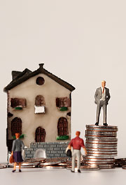 Renting Out a Room house with landlord, tenants and money